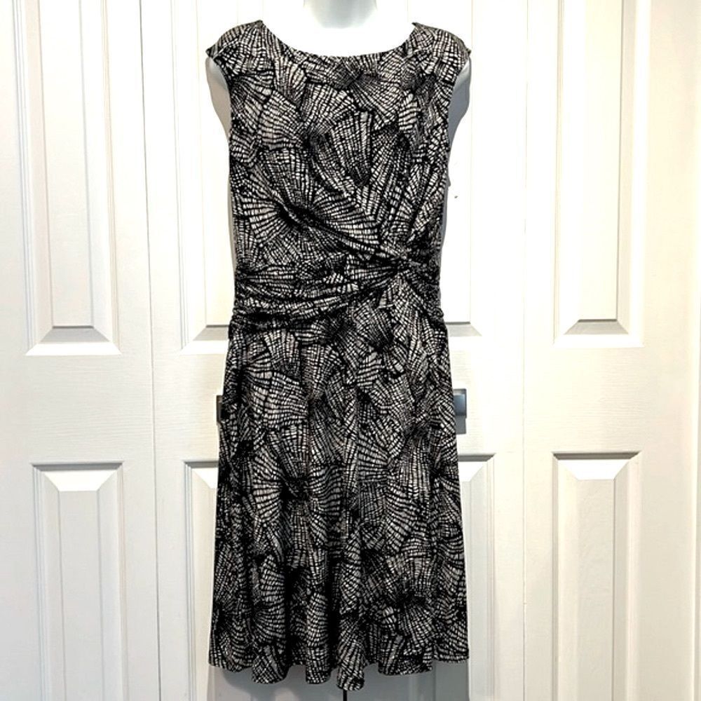 Evan-Picone Black/Cream SleevelessāCrew Neck Dressā Size 8āNWOT